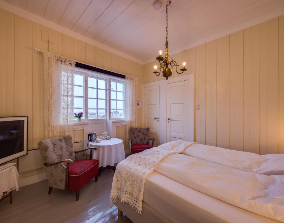Arctic Garden room 6